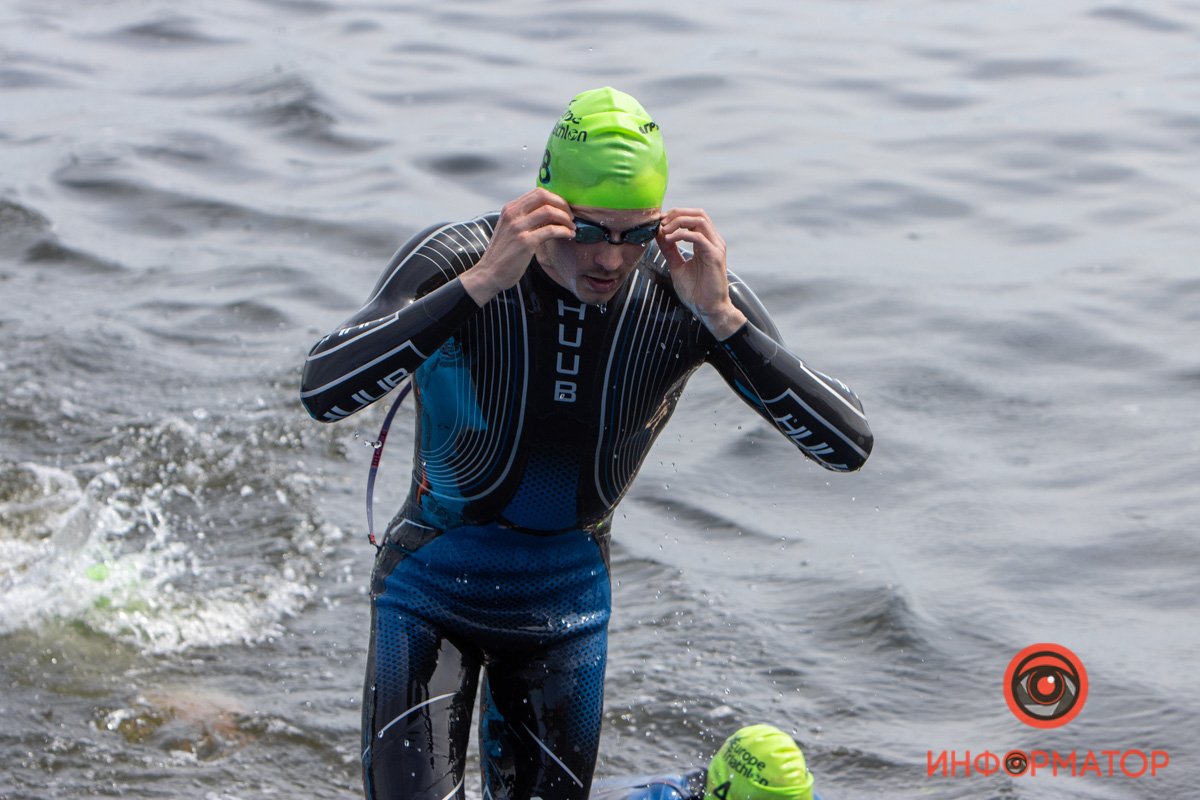 Завтра в борьбу вступят юниоры