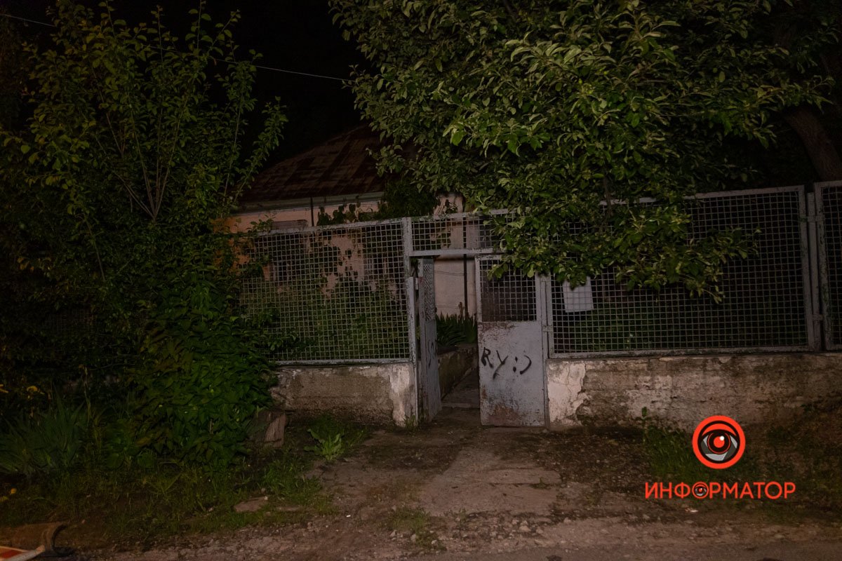 По предварительным данным, женщина проживала в этом доме По предварительным данным, женщина проживала в этом доме