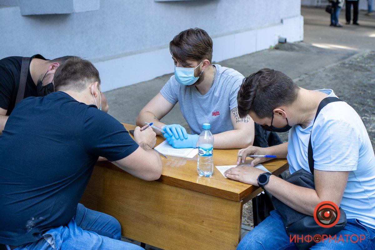 Используют вакцину CoronaVac Используют вакцину CoronaVac