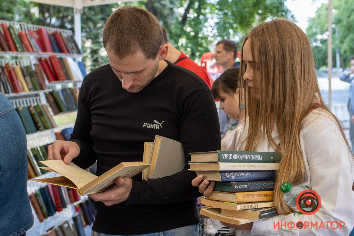 Уже слышите шелест пожелтевших страниц?