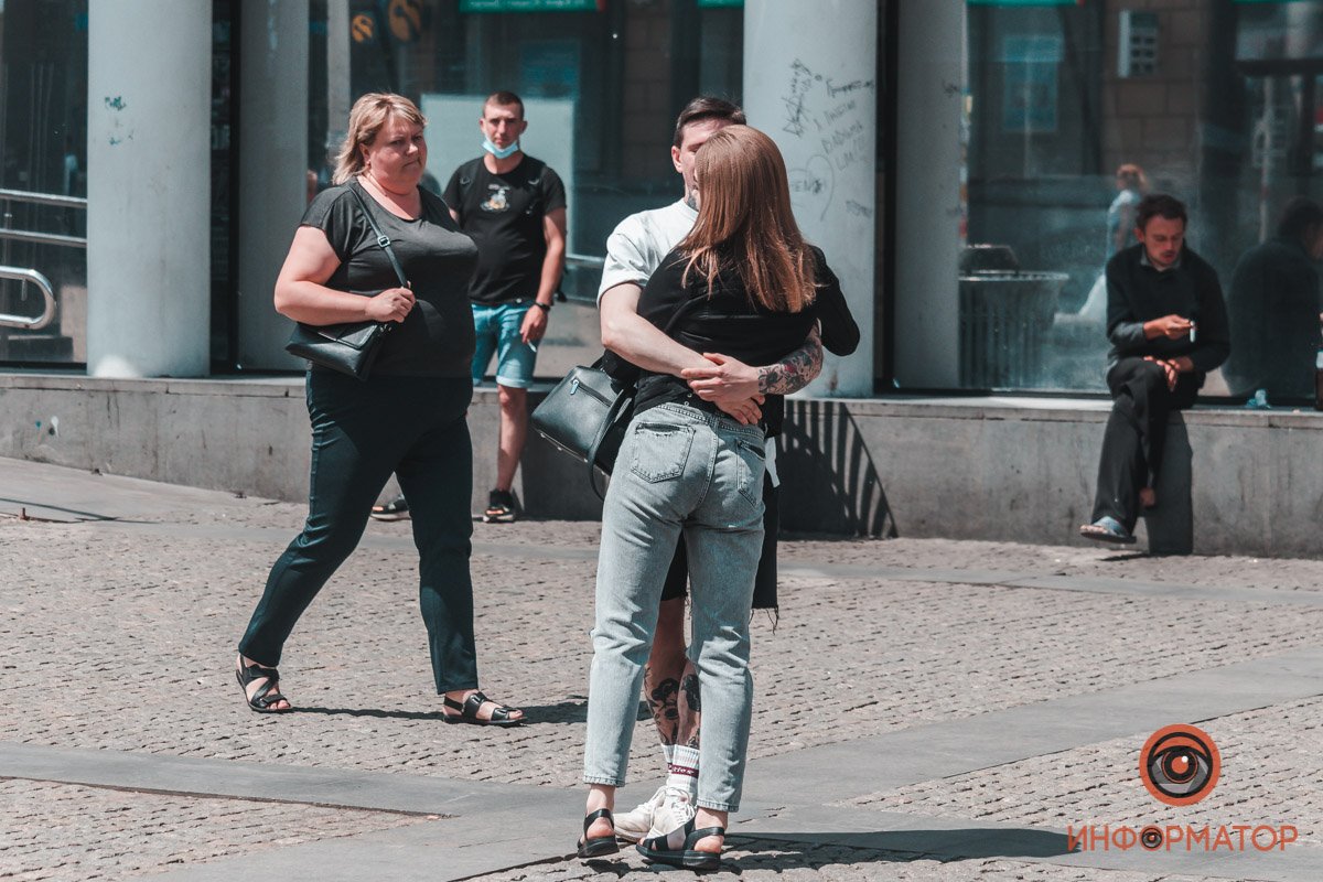 Радуйтесь друг другу так, будто бы н виделись сто лет