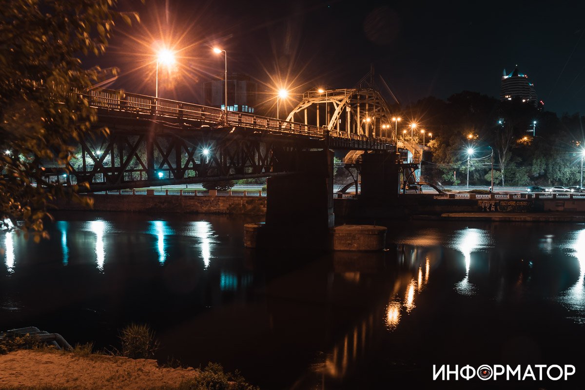 Уходит вдаль Уходит вдаль