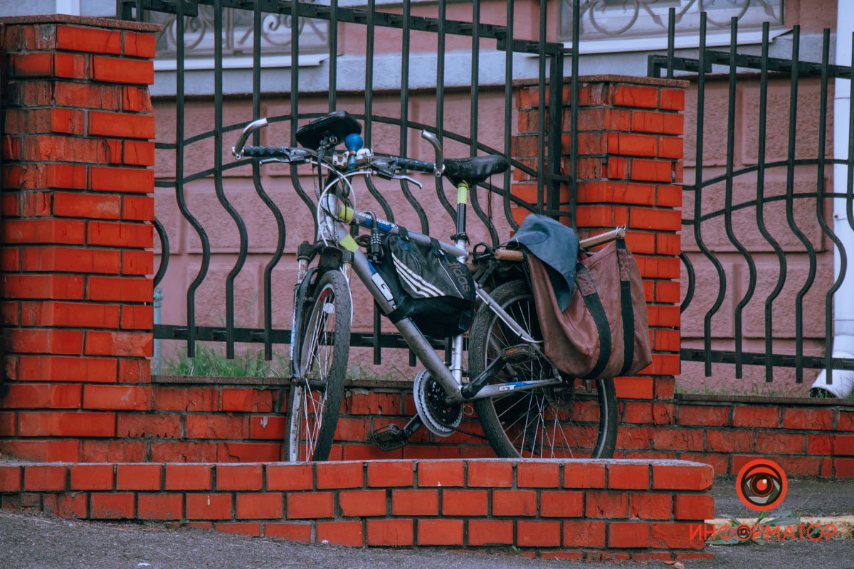 Оставил велосипед с сумками