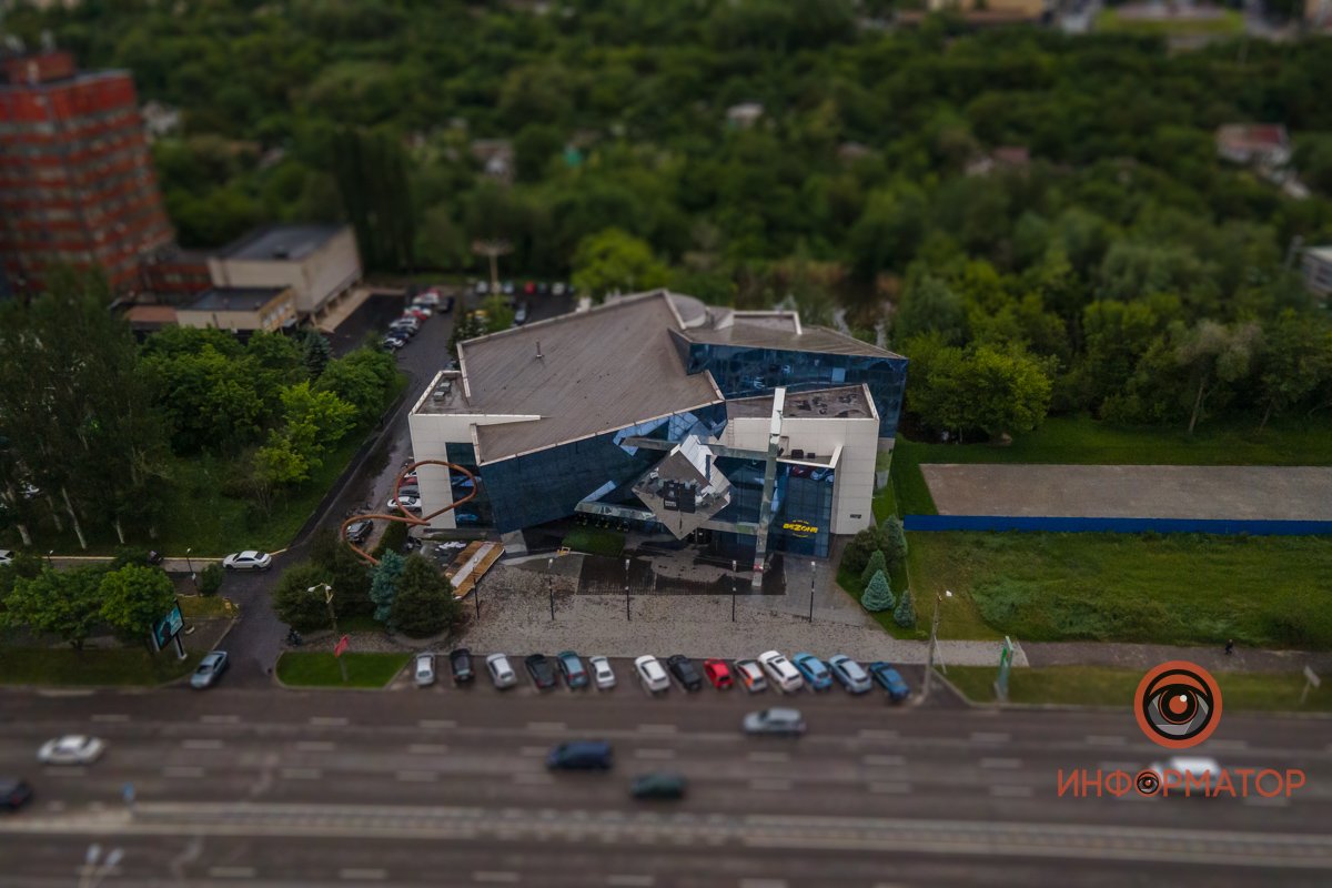 Какой-то ребенок построил это из конструктора Какой-то ребенок построил это из конструктора