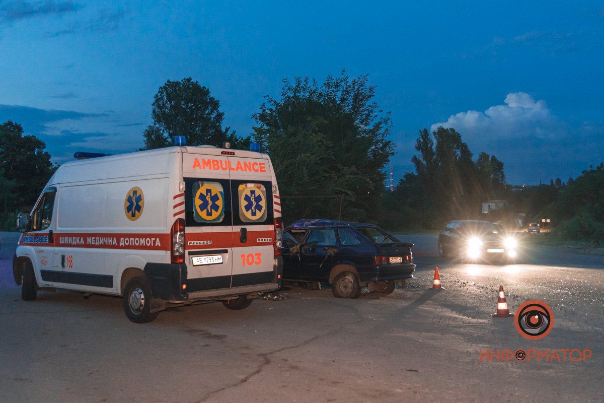 Ожидается приезд на место эвакуатора и следователя по ДТП Ожидается приезд на место эвакуатора и следователя по ДТП