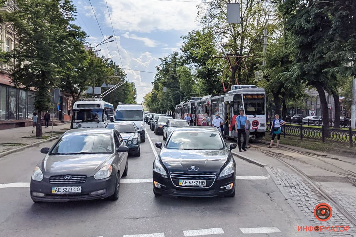 Возникли сложности с движением трамваев в сторону вокзала и центра города