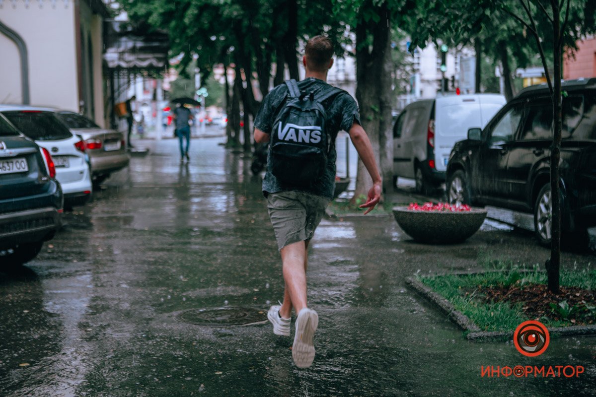 Бегу в мокрых кроссах:) Бегу в мокрых кроссах:)