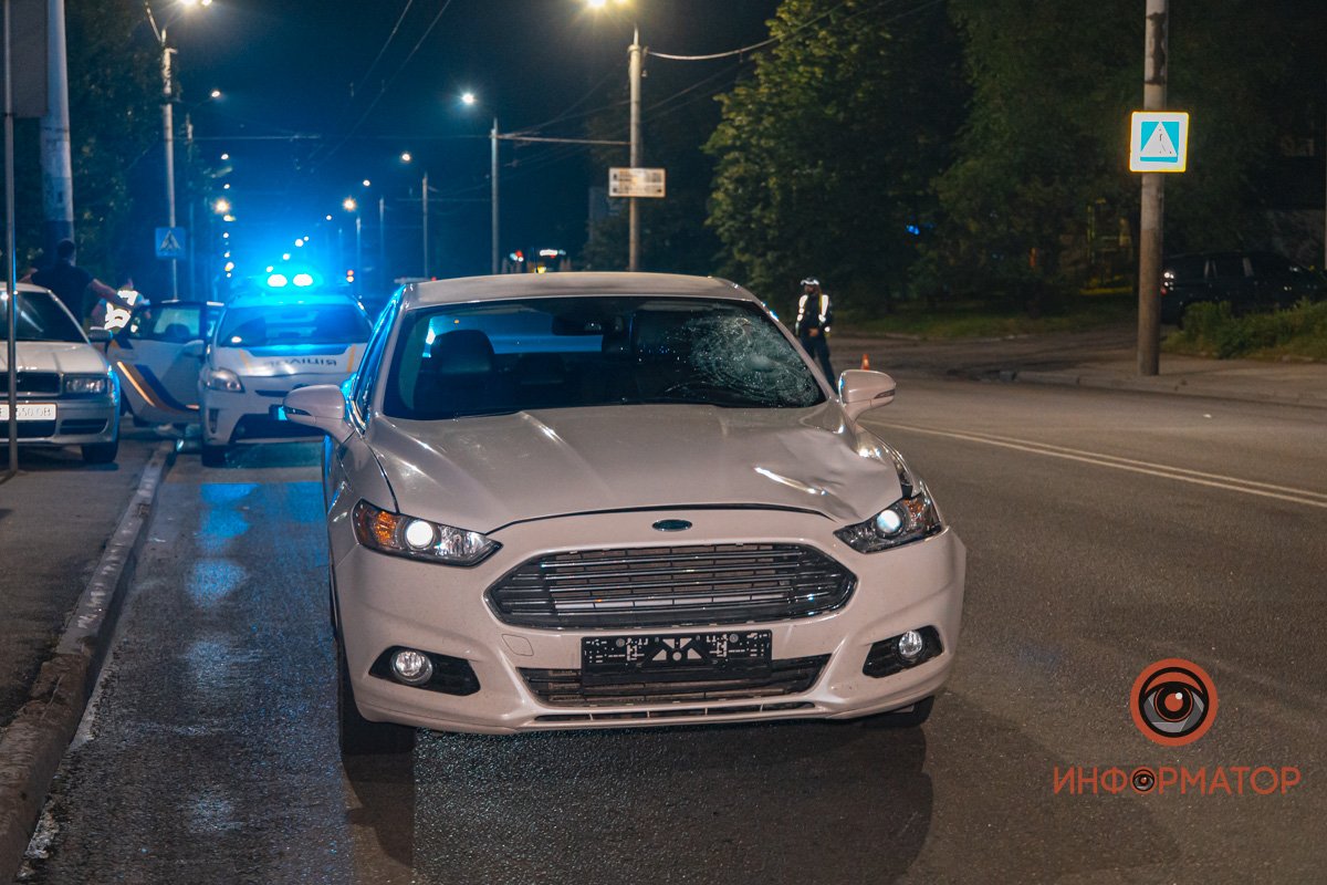 На переходе Ford сбил мужчину На переходе Ford сбил мужчину