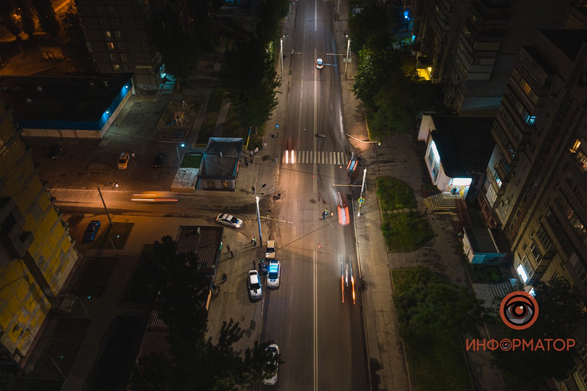 Занята левая полоса в сторону Донецкого шоссе и обе полосы в сторону Слобожанского проспекта Занята левая полоса в сторону Донецкого шоссе и обе полосы в сторону Слобожанского проспекта