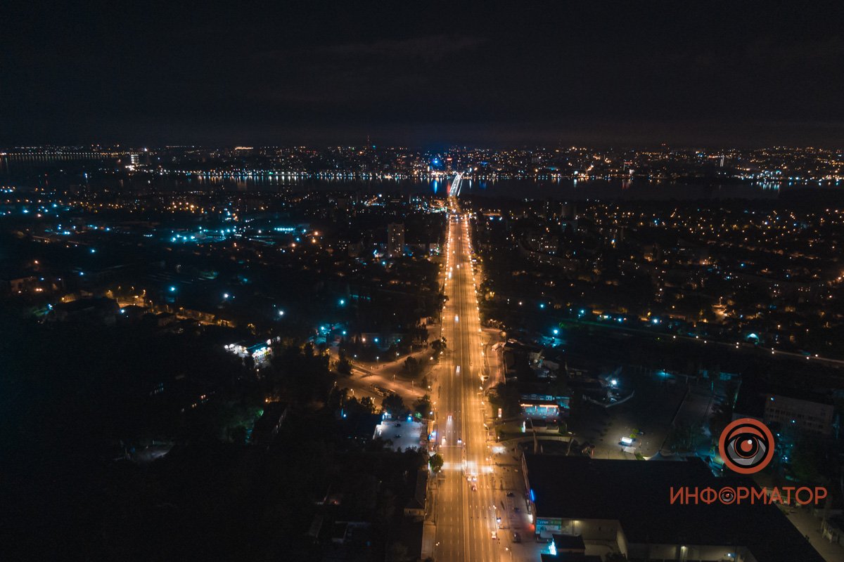 Вдали - Новый мост и правобережная часть города