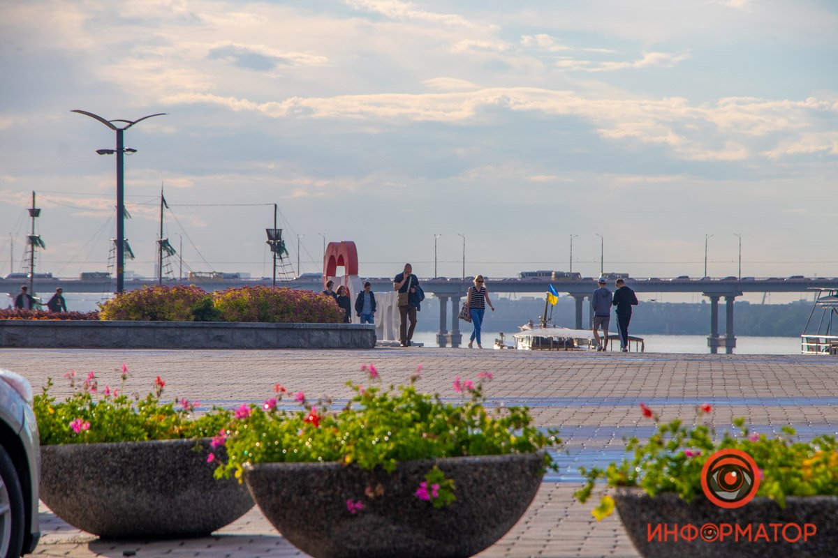 Если устал на работе, никакая погода не остановит тебя перед прогулкой по Набережной Если устал на работе, никакая погода не остановит тебя перед прогулкой по Набережной