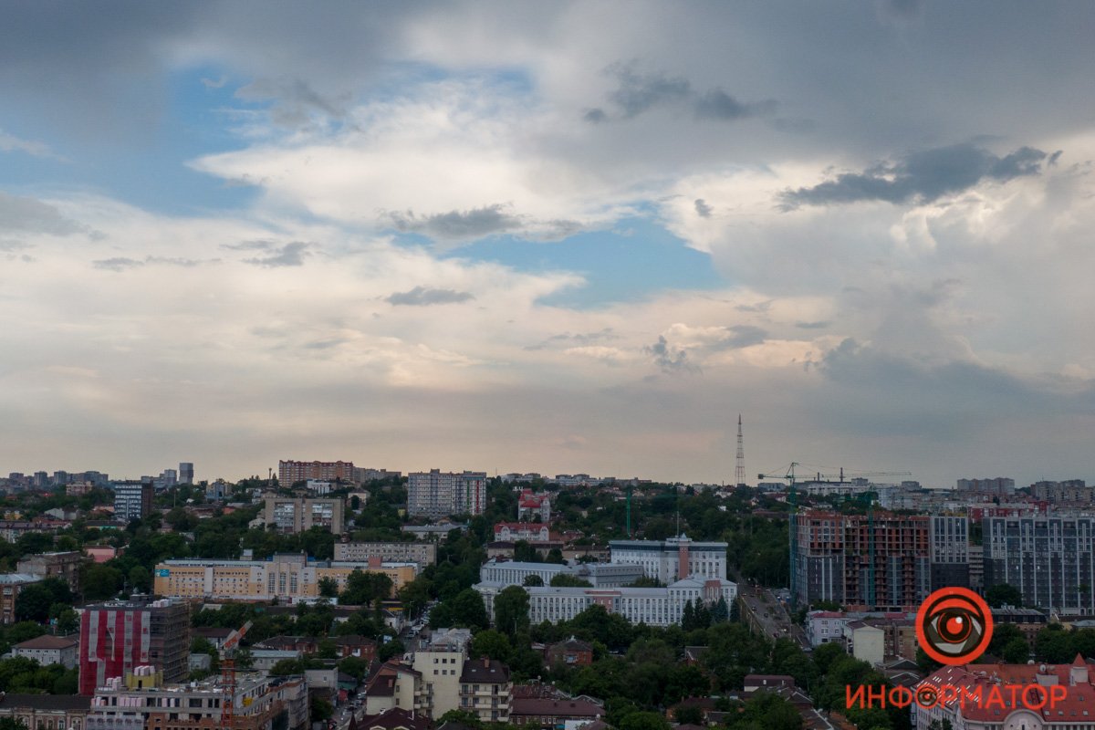 Облаков все больше и больше Облаков все больше и больше