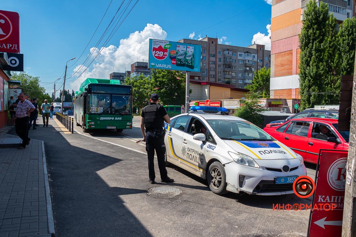 Вероятно, женщина переходила дорогу в неположенном месте Вероятно, женщина переходила дорогу в неположенном месте