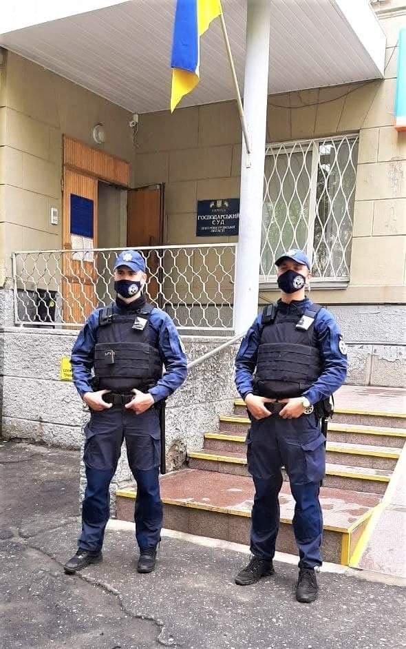 Он рассказал, что здание Хозяйственного суда Днепропетровской области на улице Винниченко, 1, заминировали Он рассказал, что здание Хозяйственного суда Днепропетровской области на улице Винниченко, 1, заминировали