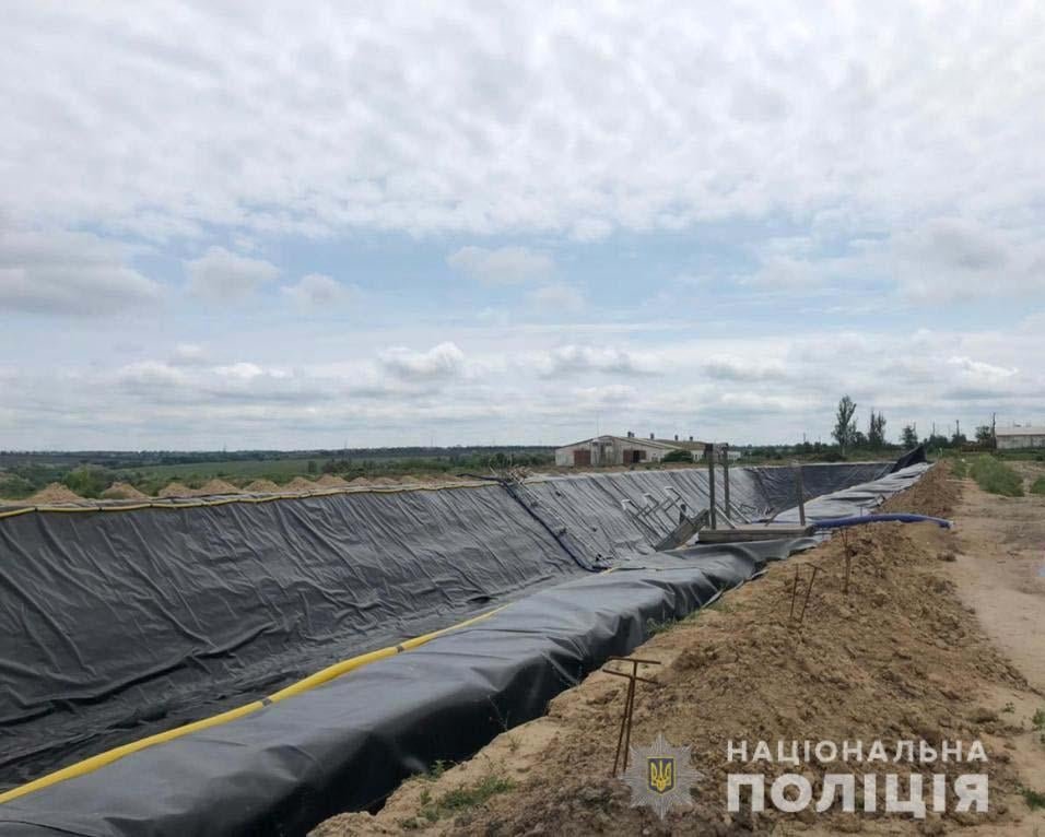 В Днепропетровской области предприятие засоряло окружающую среду опасными отходами В Днепропетровской области предприятие засоряло окружающую среду опасными отходами