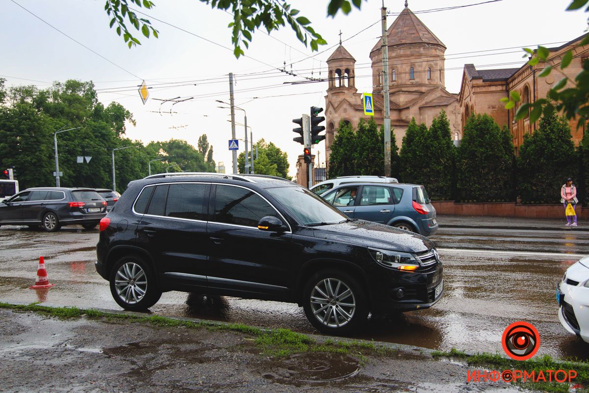 Авария произошла около 12:00