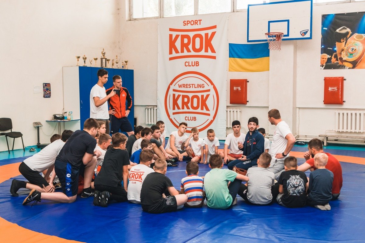 Спортсмены успели побороться и обменяться опытом