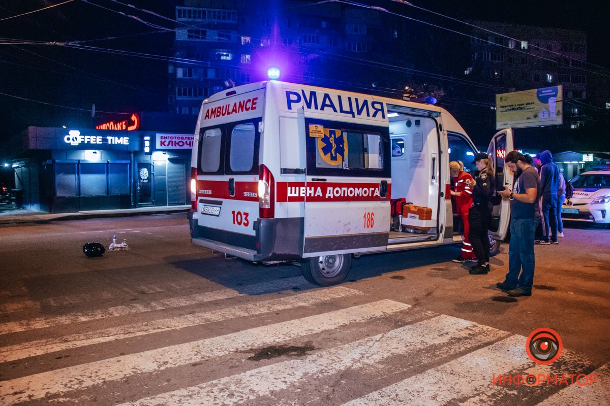 Скорая увезла водителя мотоцикла