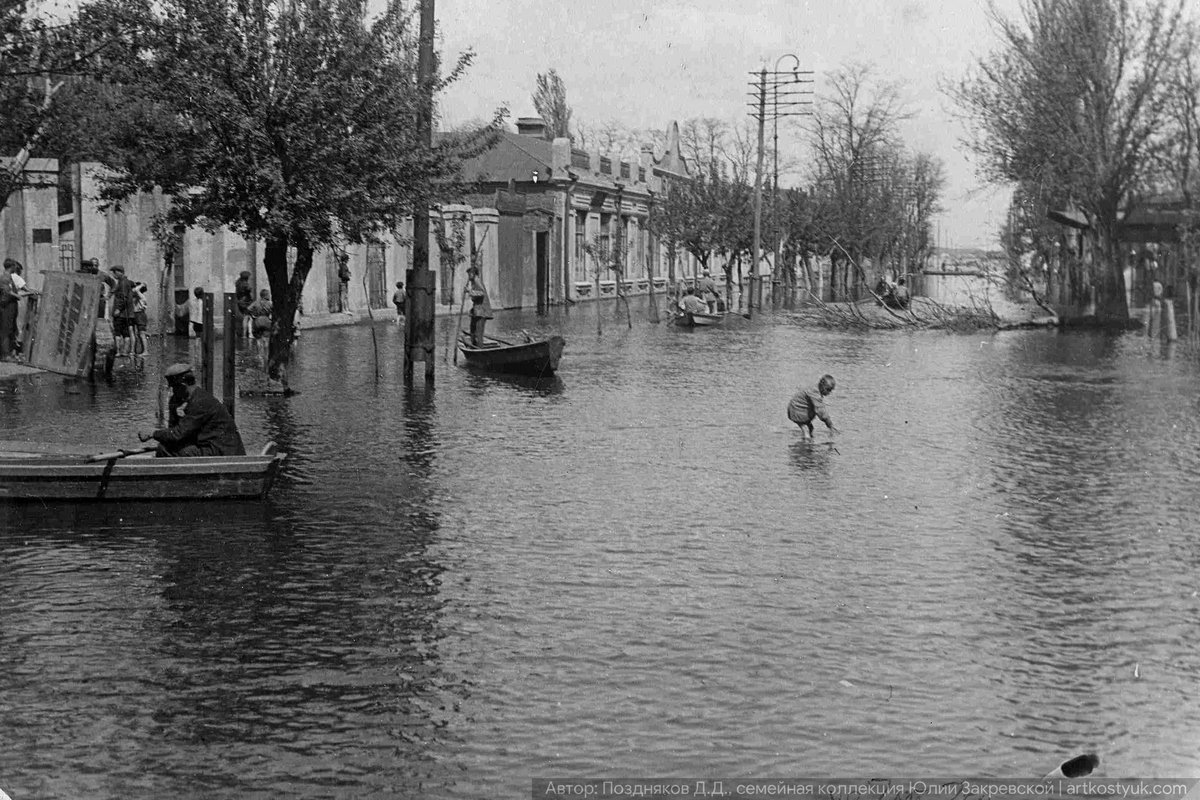 Улица Воскресенская, район памятника Шевченко