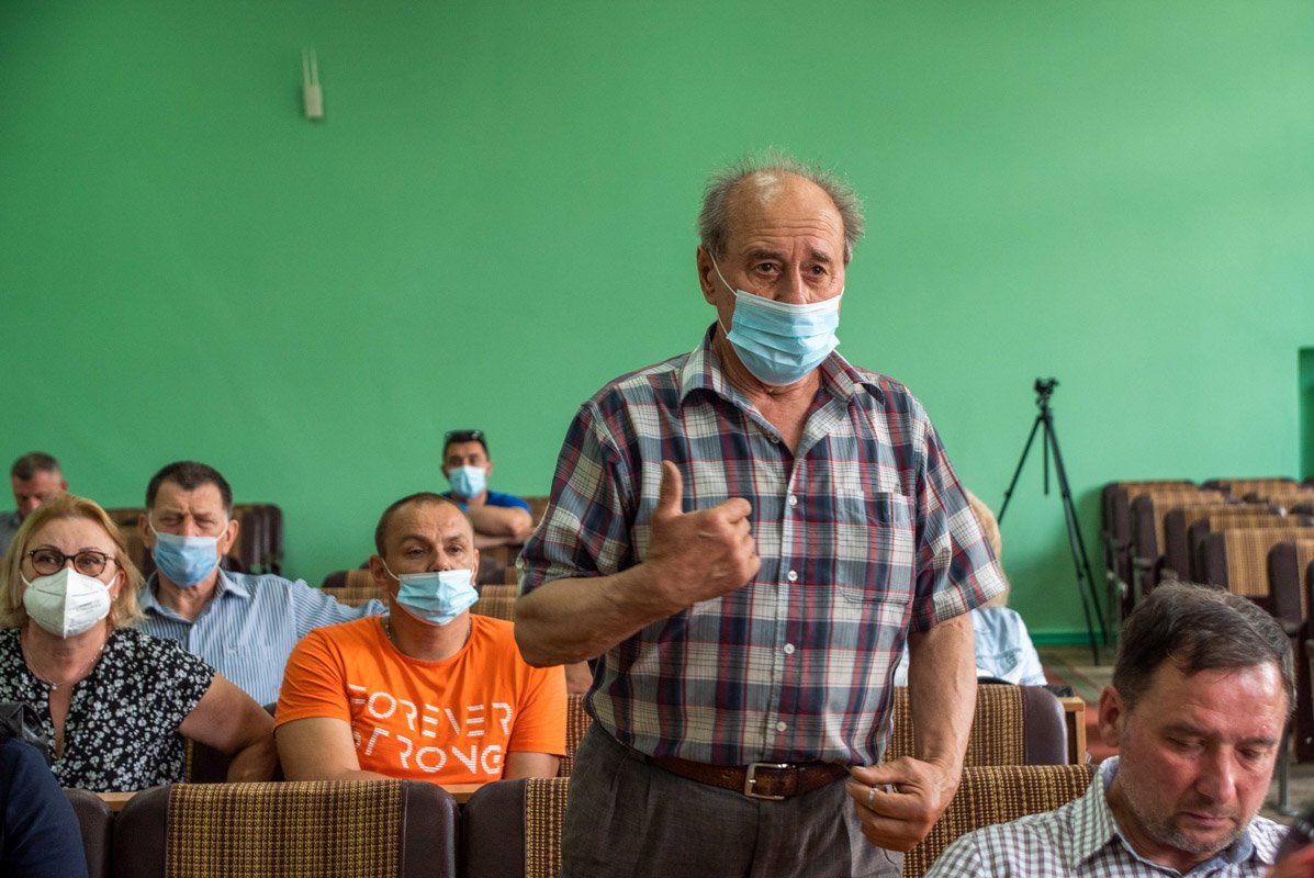 На встречу с мэром Новомосковска Сергеем Резником пришли 30 представителей малого бизнеса. На встречу с мэром Новомосковска Сергеем Резником пришли 30 представителей малого бизнеса.