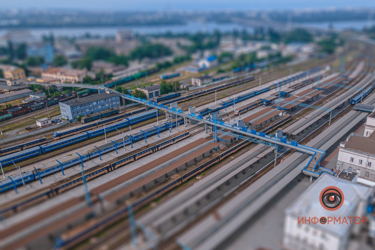 Все в детстве хотели себе игрушечную железную дорогу Все в детстве хотели себе игрушечную железную дорогу