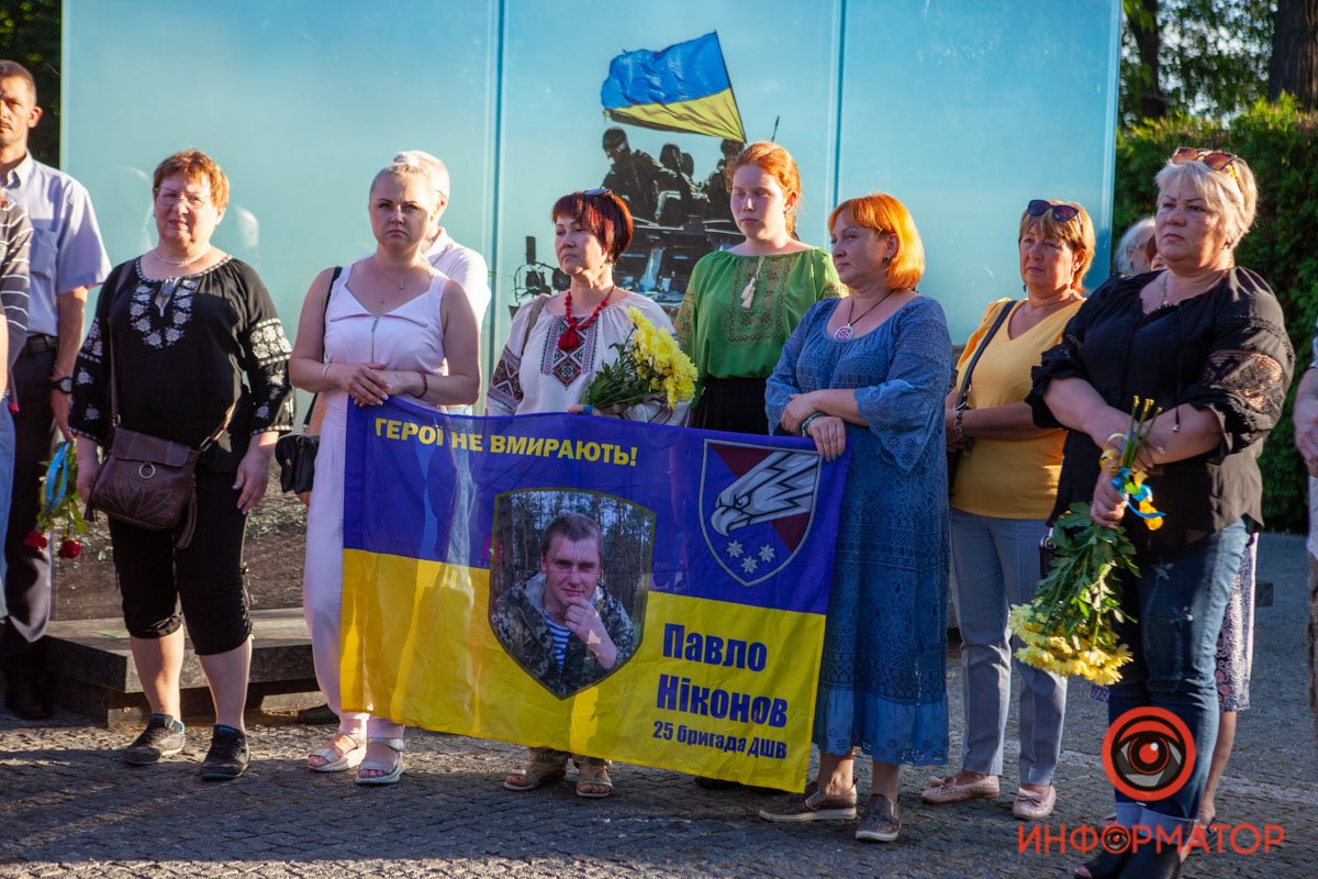 На молебене были родственники погибших  На молебене были родственники погибших