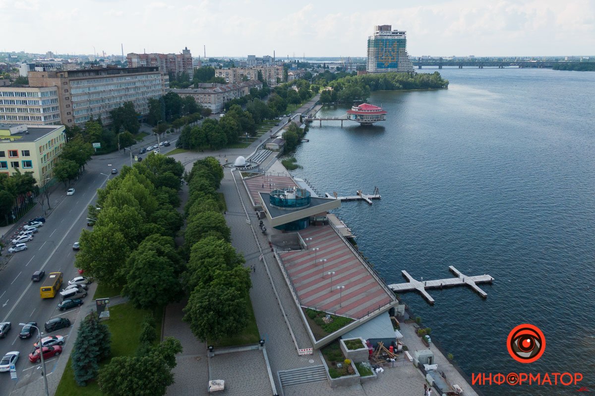 В Днепре от "Поплавка" до Воскресенской перекрыли Набережную Сичеславскую: что произошло 1
