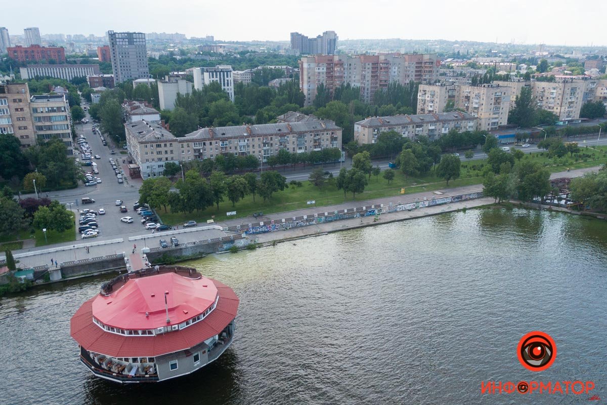В Днепре от "Поплавка" до Воскресенской перекрыли Набережную Сичеславскую: что произошло 3