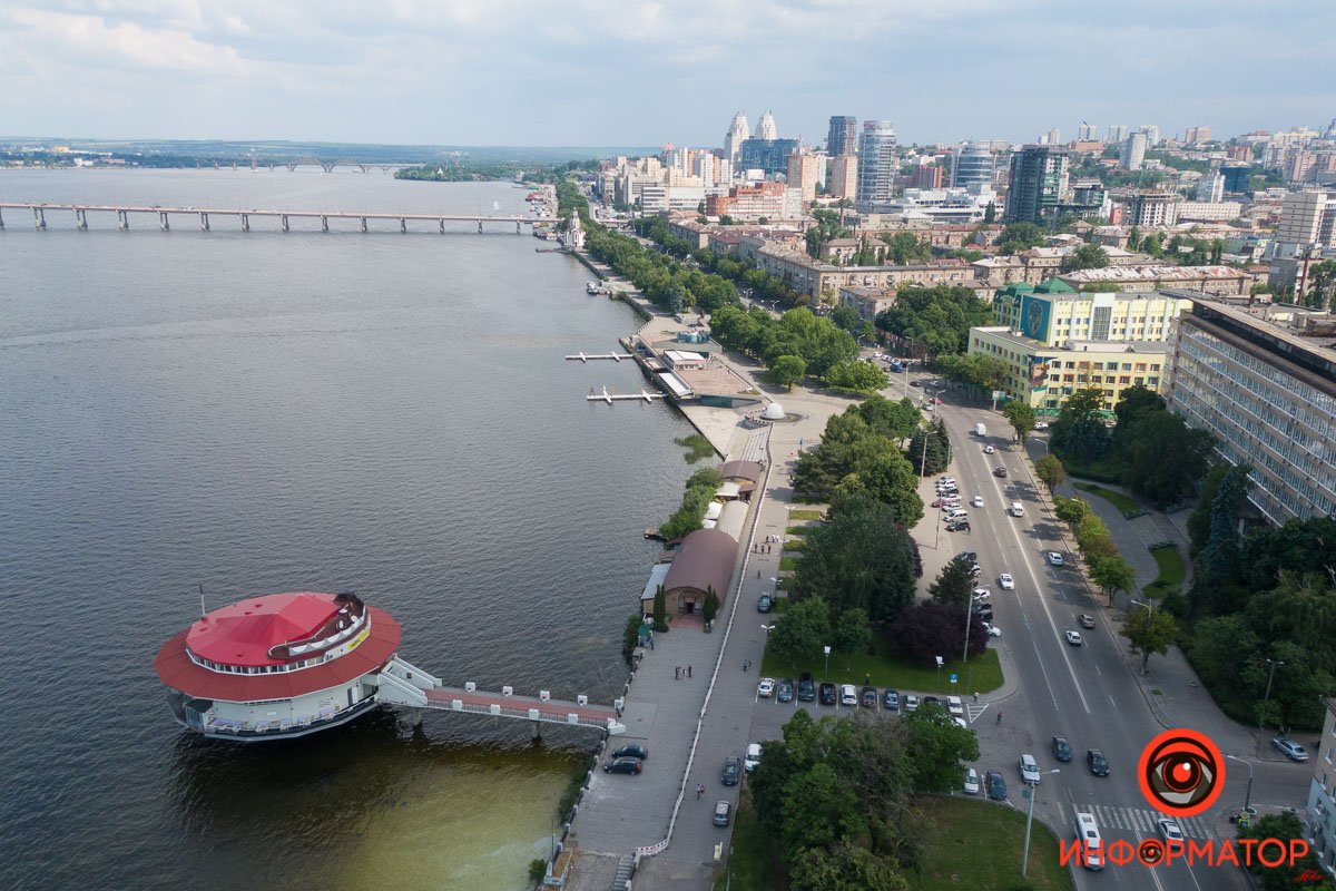 В Днепре от "Поплавка" до Воскресенской перекрыли Набережную Сичеславскую: что произошло 5