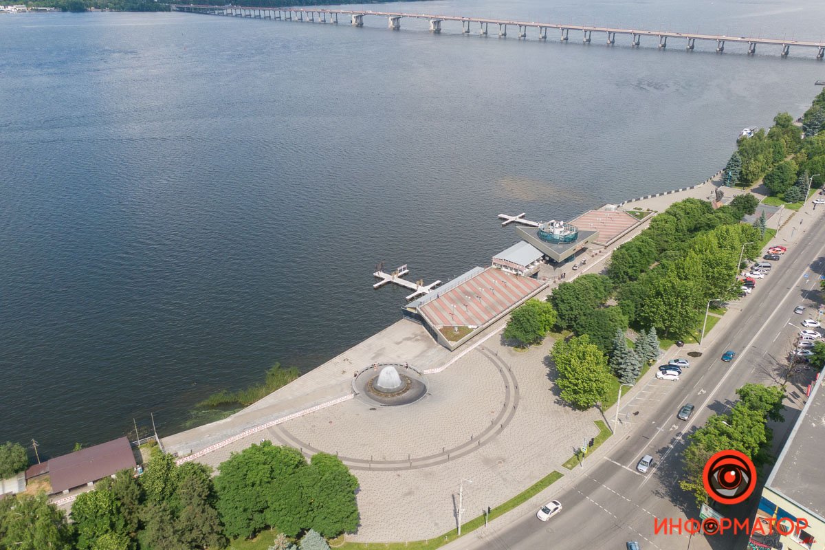 В Днепре от "Поплавка" до Воскресенской перекрыли Набережную Сичеславскую: что произошло 7