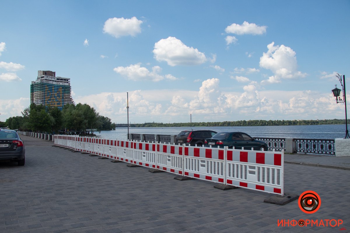 В Днепре от "Поплавка" до Воскресенской перекрыли Набережную Сичеславскую: что произошло 10
