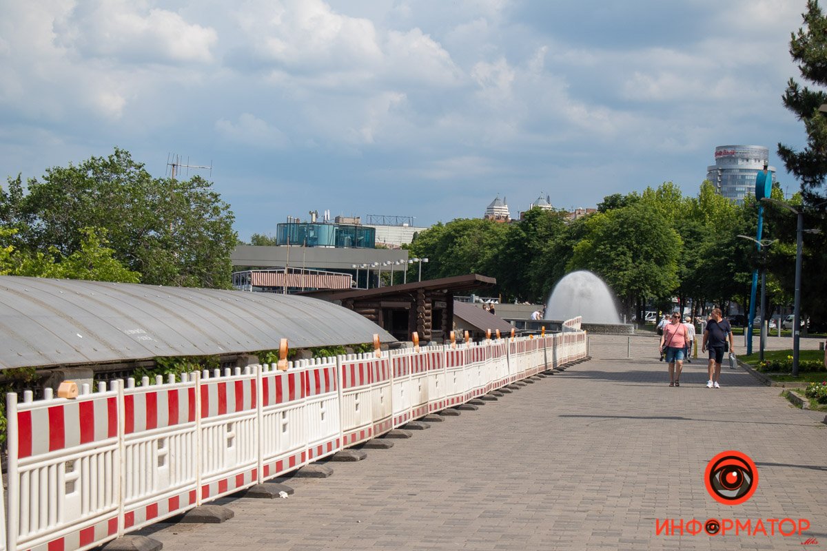 В Днепре от "Поплавка" до Воскресенской перекрыли Набережную Сичеславскую: что произошло 13
