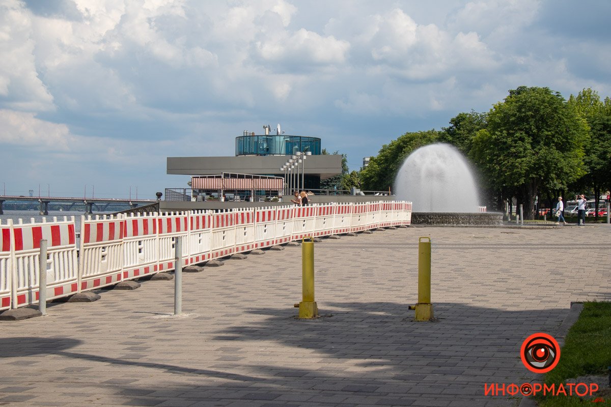 В Днепре от "Поплавка" до Воскресенской перекрыли Набережную Сичеславскую: что произошло 16