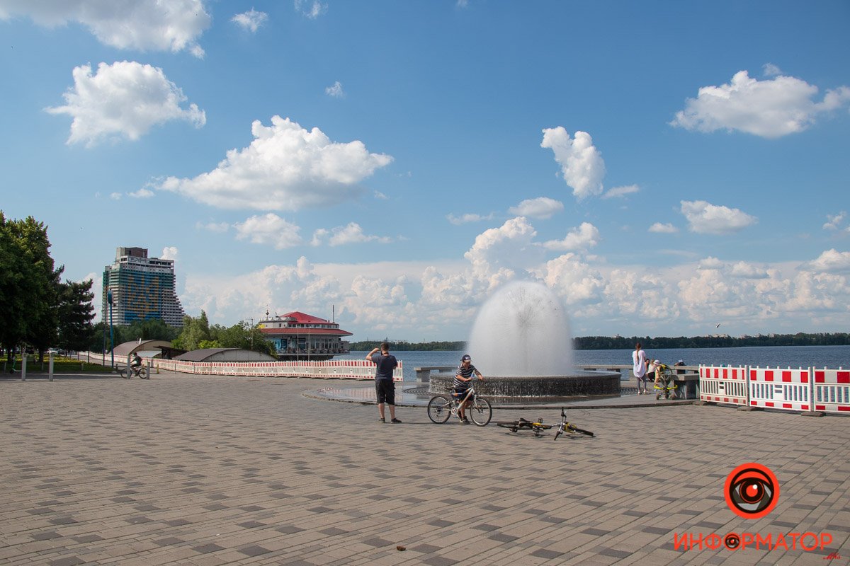 В Днепре от "Поплавка" до Воскресенской перекрыли Набережную Сичеславскую: что произошло 19