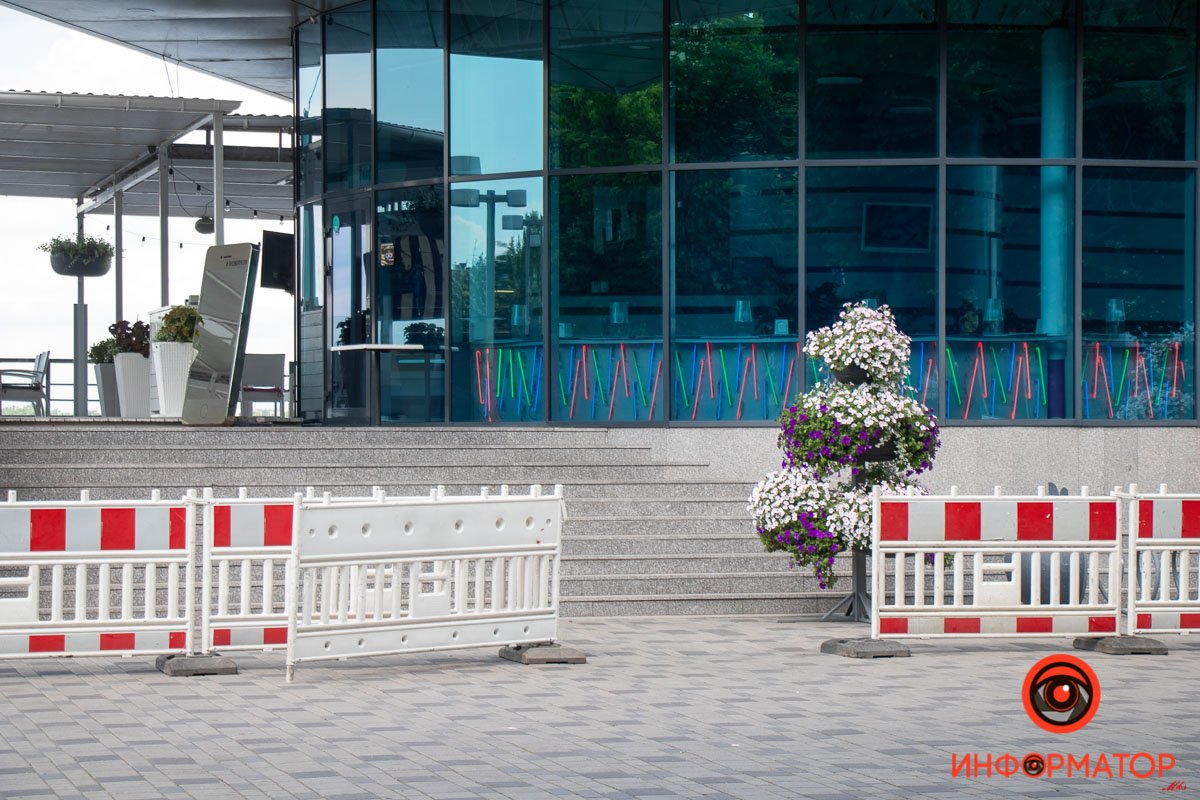 В Днепре от "Поплавка" до Воскресенской перекрыли Набережную Сичеславскую: что произошло 21