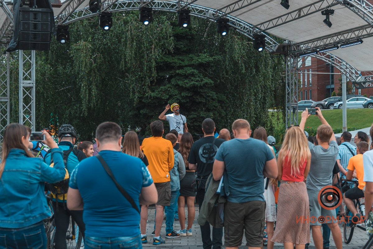 Небольшая сцена