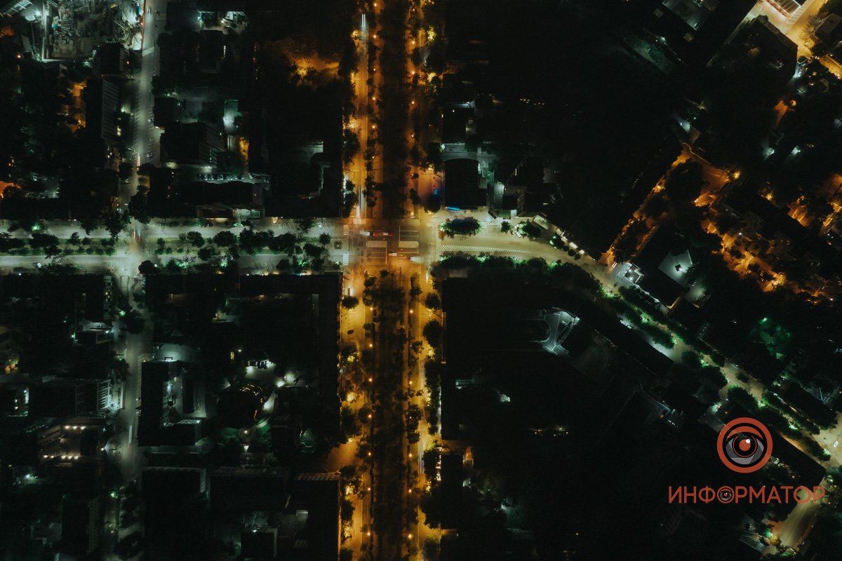 Проспект Яворницкого, улицы Вернадского (справа) и Гоголя (слева) Проспект Яворницкого, улицы Вернадского (справа) и Гоголя (слева)