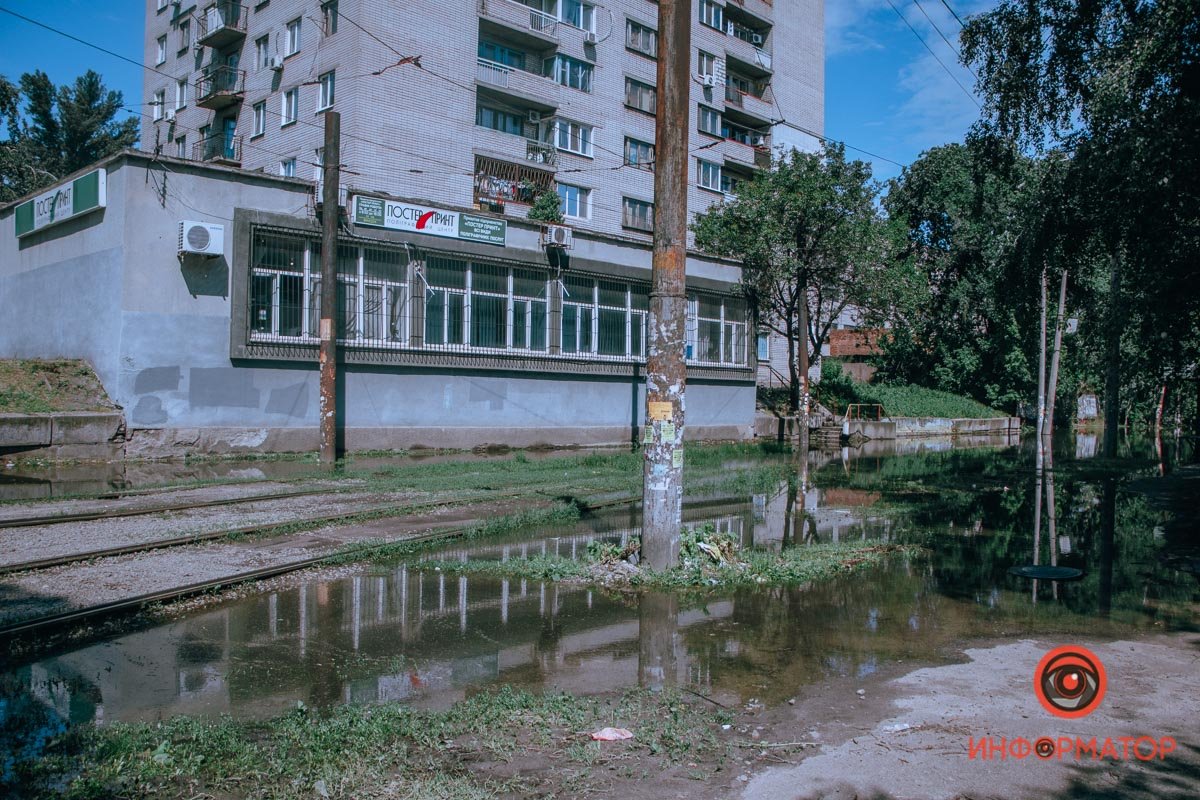 Затоплены трамвайные линии Затоплены трамвайные линии