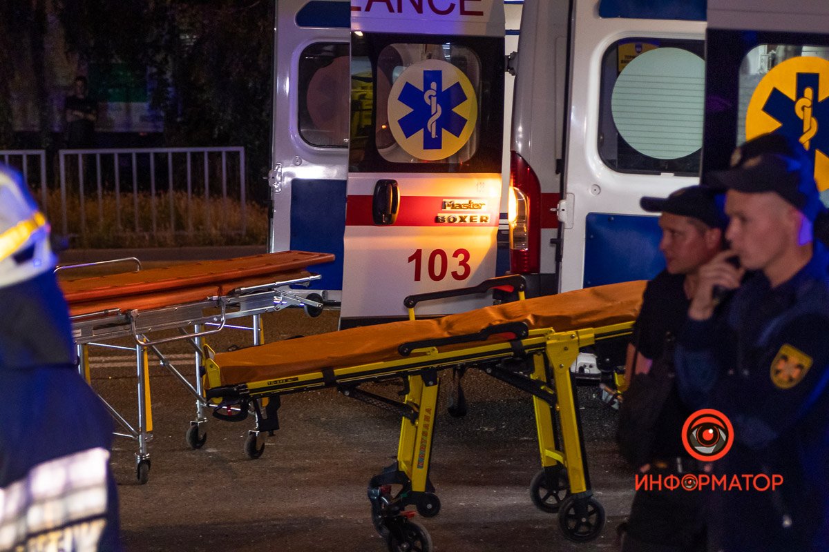 Водителя и еще одного пассажира зажало в салоне