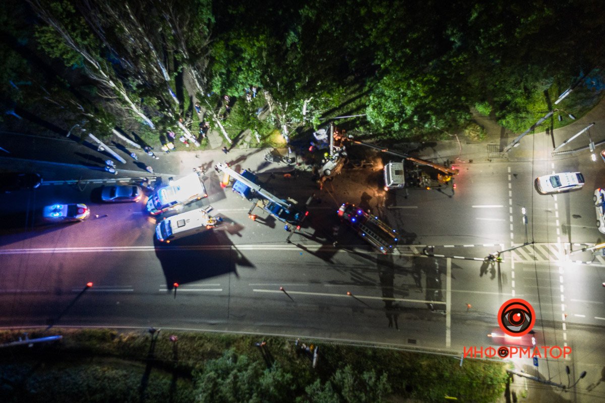 Заблокированы обе полосы в сторону переулка Добровольцев