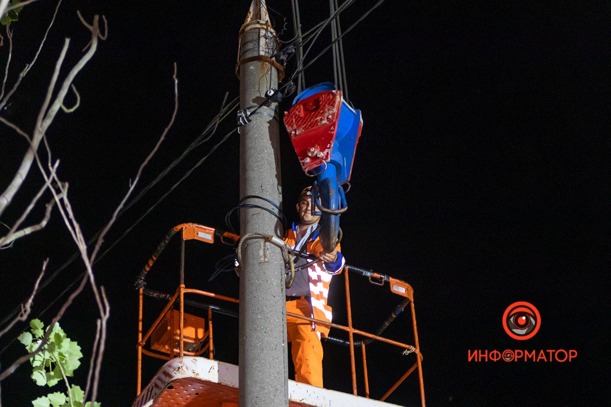 Электроопору закрепили, чтобы она не упала