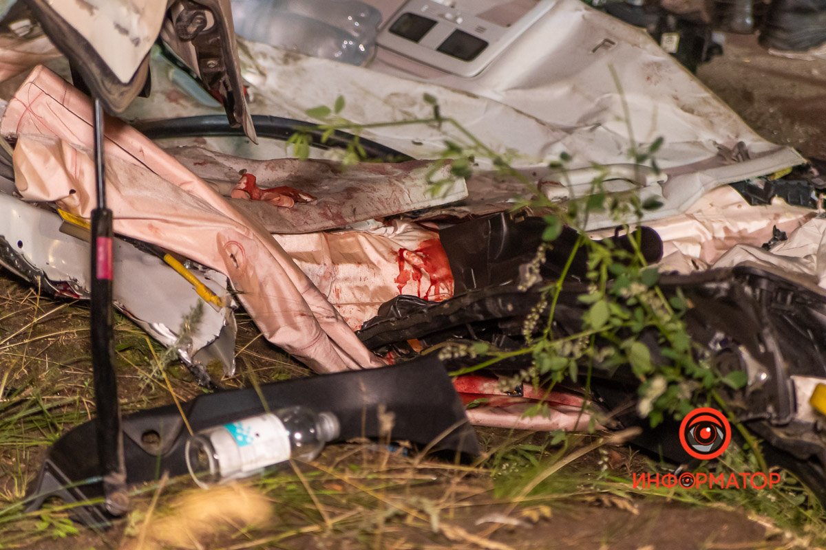 Внутренняя часть крыши автомобиля