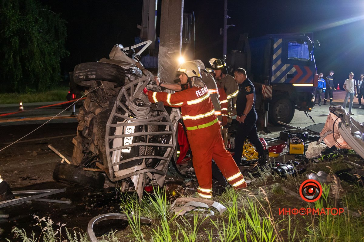Все три часа авто удерживали, чтобы оно не завалилось на водителя