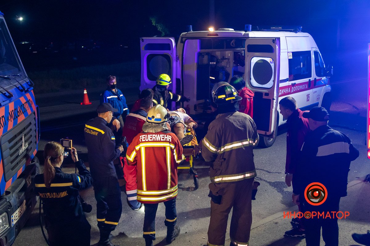 Скорая забрала мужчину в больницу имени Мечникова