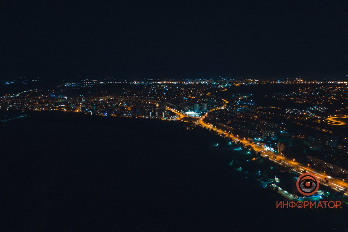 Вдали извивается улица Космическая Вдали извивается улица Космическая