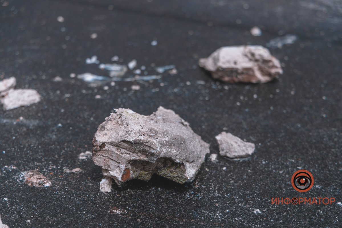 В Днепре на Гончара рушится фасад здания 1