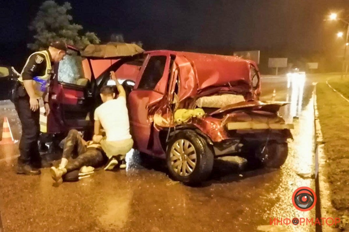 Очевидцы пытались помочь пострадавшей Очевидцы пытались помочь пострадавшей