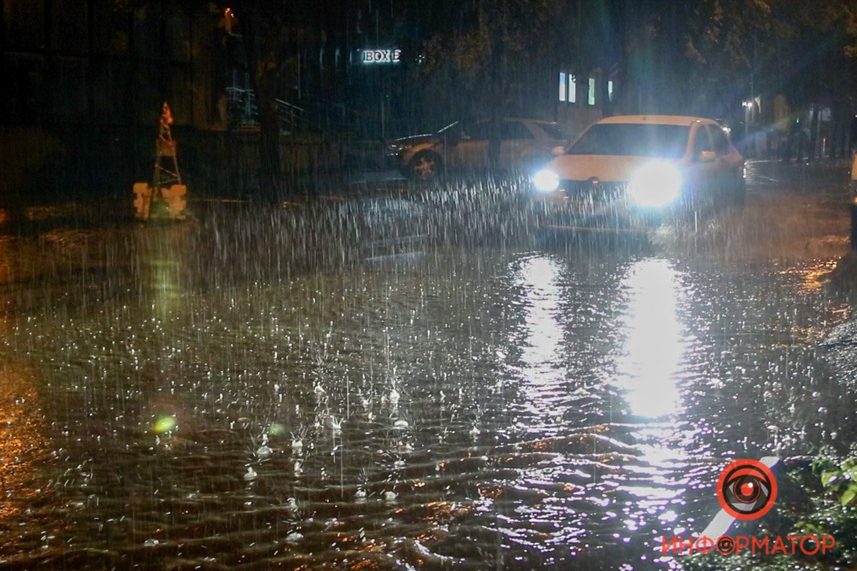 Автомобили "плавали" и застревали Автомобили "плавали" и застревали