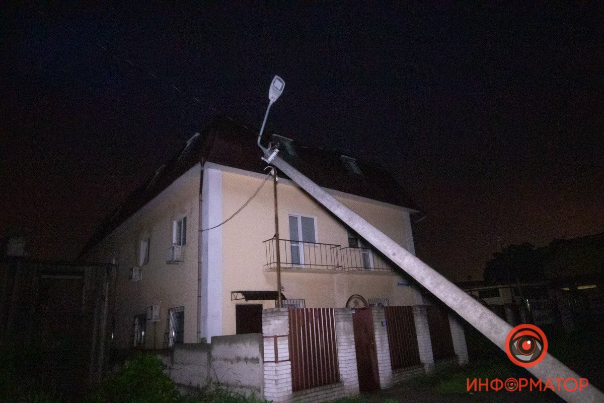 Предварительно, водитель не справился с управлением на скользкой дороге Предварительно, водитель не справился с управлением на скользкой дороге