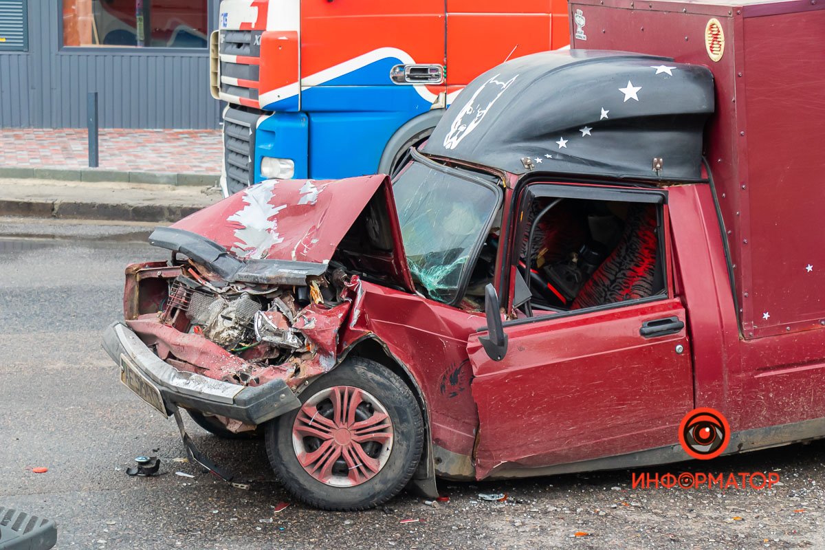 В пятницу, 18 июня, на Донецком шоссе случилась авария